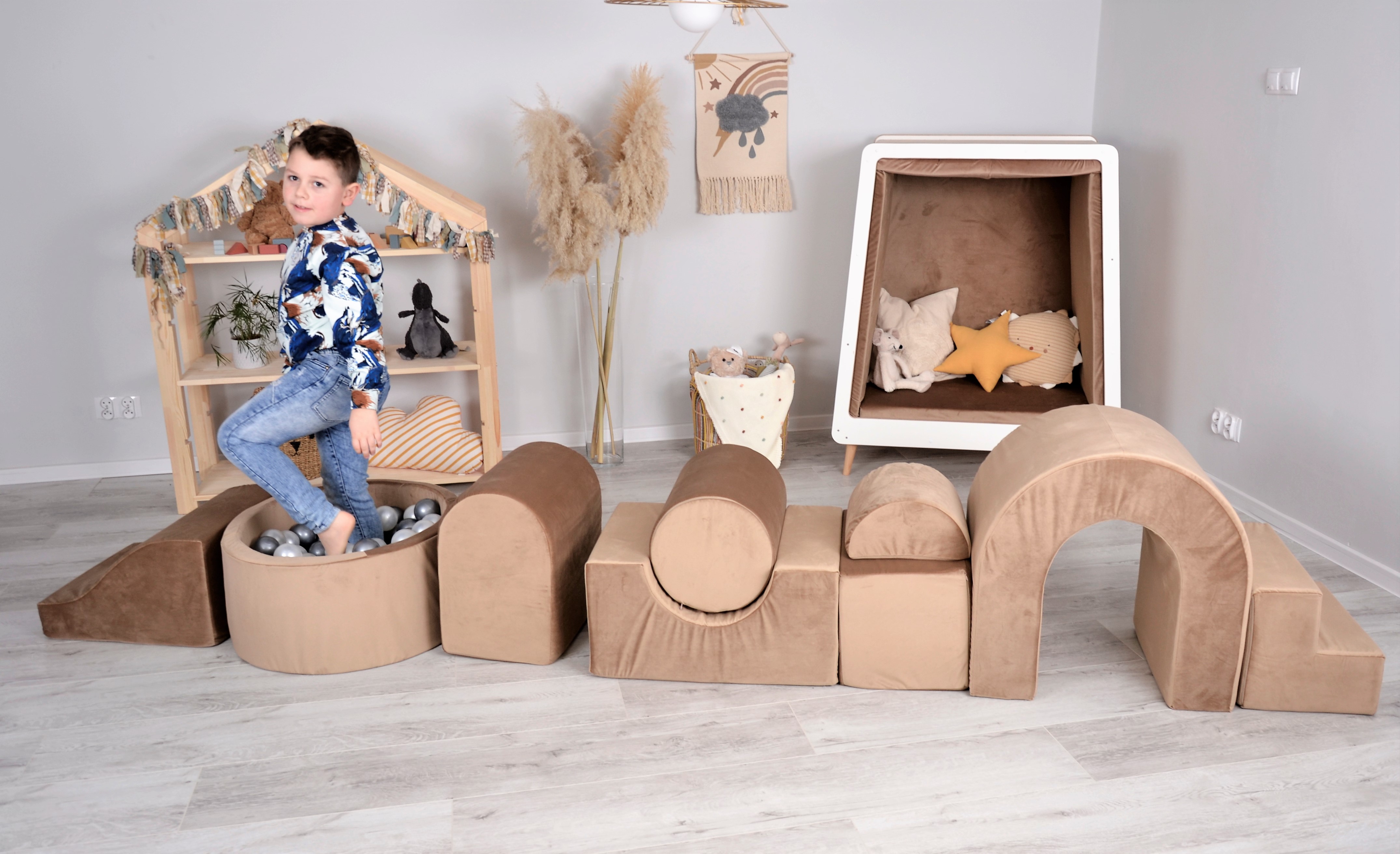 piankowy plac zabaw_z basenem_zamek_velvet_lifestyle(6)